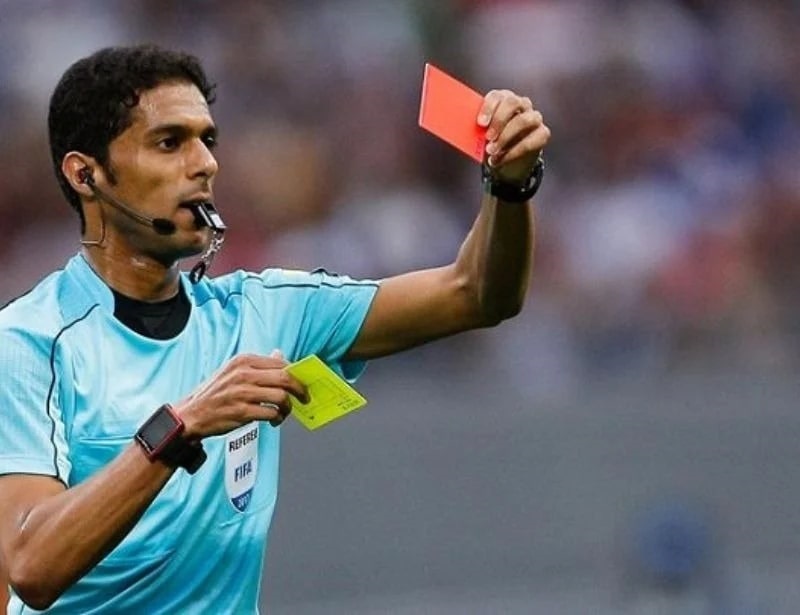 Thẻ đỏ thẻ vàng trong bóng đá