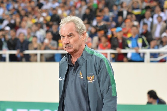 Á quân Giải vô địch AFF 1998 dưới sự dẫn dắt của HLV trưởng Alfred Riedl