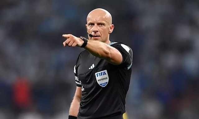 Ký hiệu trong tài bóng đá là gì?