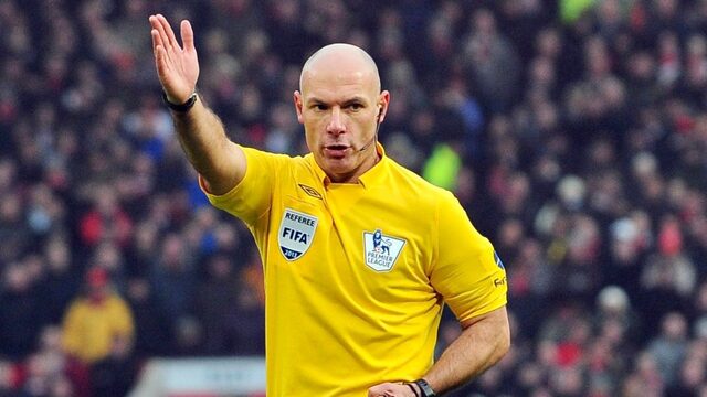 Trọng tài người Anh Howard Webb Trọng tài người Anh Howard Webb
