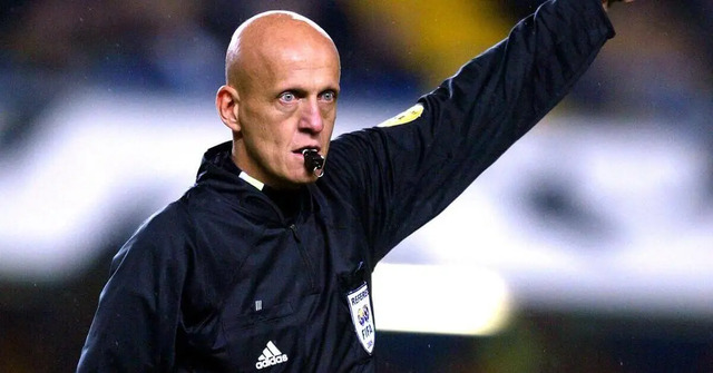 Trọng tài người Ý Pierluigi Collina Trọng tài người Ý Pierluigi Collina