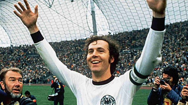 Franz Beckenbauer - cầu thủ 2 lần vô địch World Cup Franz Beckenbauer - cầu thủ 2 lần vô địch World Cup