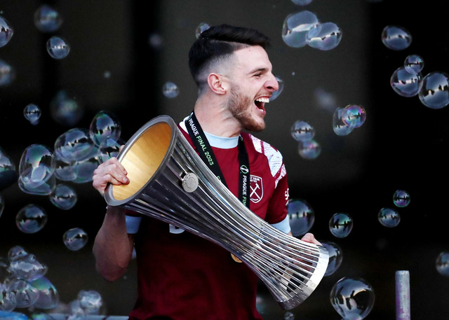 Sự nghiệp của Declan Rice được trang hoàng bằng vô số giải thưởng Sự nghiệp của Declan Rice được trang hoàng bằng vô số giải thưởng