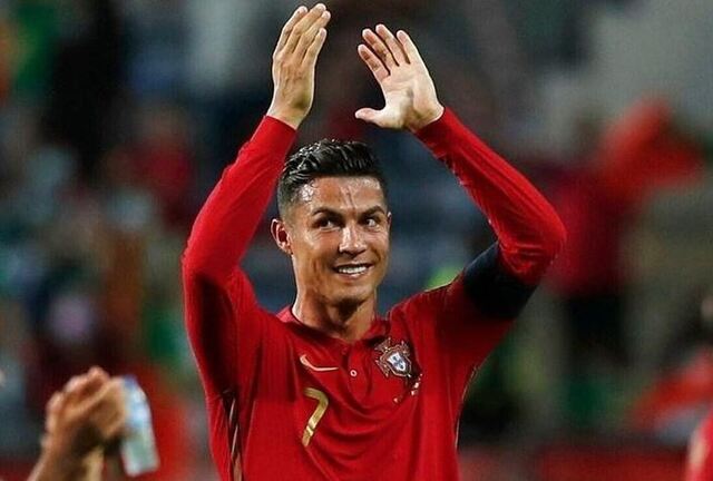 Cristiano Ronaldo là một trong những tiền đạo xuất sắc của đội tuyển Bồ Đào Nha