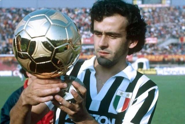Michel Platini giành được 3 quả bóng vàng Michel Platini giành được 3 quả bóng vàng