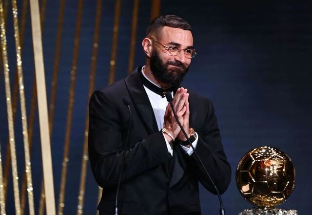 Karim Benzema nhận giải thưởng quả bóng vàng 2022 Karim Benzema nhận giải thưởng quả bóng vàng 2022