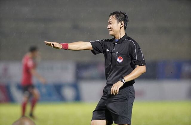 Nhiệm vụ của trọng tài là tuân thủ các quy định đã được đề ra một cách chặt chẽ Nhiệm vụ của trọng tài là tuân thủ các quy định đã được đề ra một cách chặt chẽ