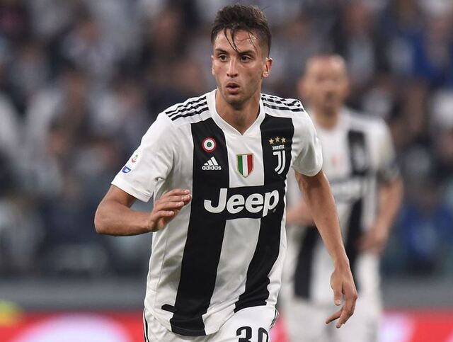 Rodrigo Bentancur được sinh ra và lớn lên trong một gia đình có niềm yêu mến bóng đá Rodrigo Bentancur được sinh ra và lớn lên trong một gia đình có niềm yêu mến bóng đá