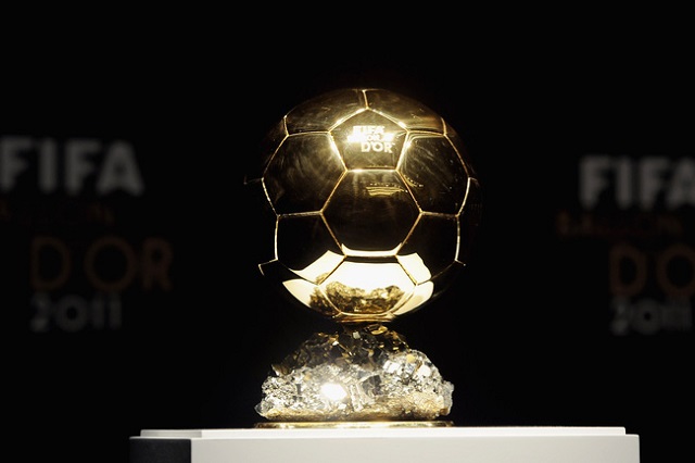 Ai là chủ nhân danh hiệu quả bóng vàng 1993?