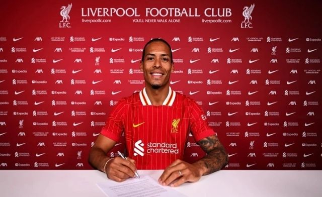 Virgil van Dijk là trung vệ đắt giá nhất thế giới vào thời điểm gia nhập Liverpool Virgil van Dijk là trung vệ đắt giá nhất thế giới vào thời điểm gia nhập Liverpool