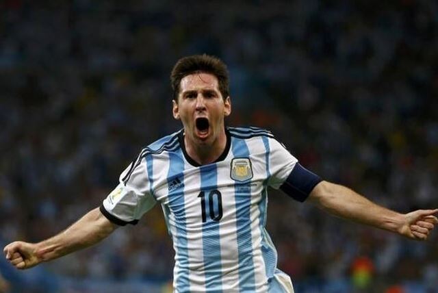 Lionel Messi thuộc top 5 cầu thủ xuất sắc nhất thế giới