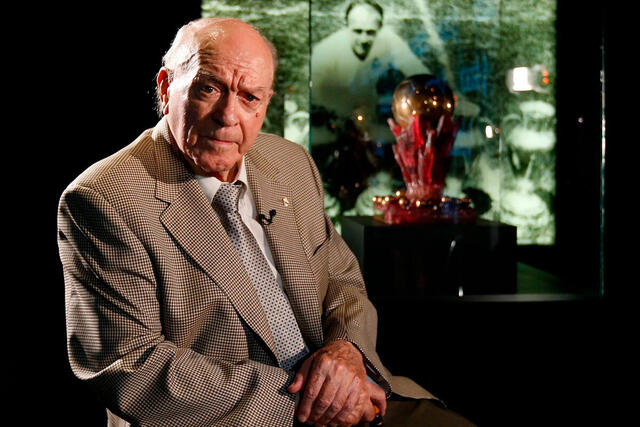 Alfredo Di Stefano là người giành được Siêu Quả bóng Vàng đầu tiên