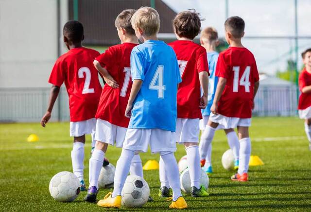 Tại sao kích thước sân bóng đá trẻ em lại quan trọng