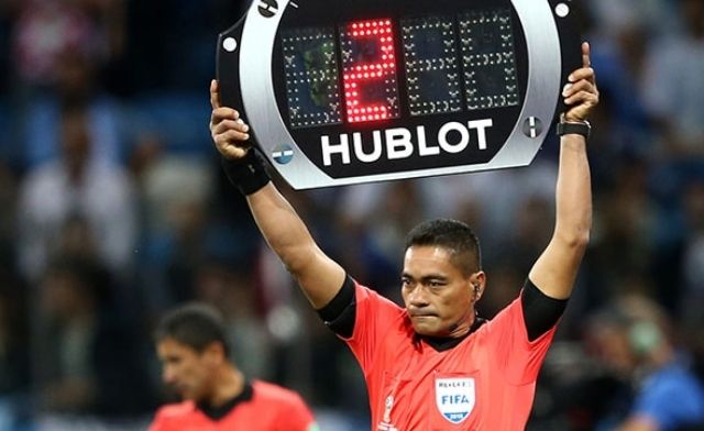 Luận hiệp phụ trong bóng đá được diễn ra 2 hiệp và mỗi hiệp 15 phút thi đấu